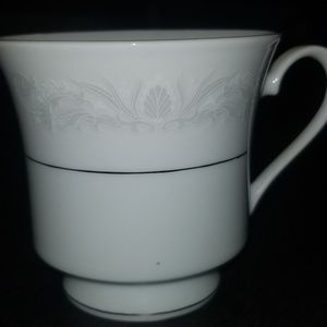 Crown Ming "royal palm" fine china